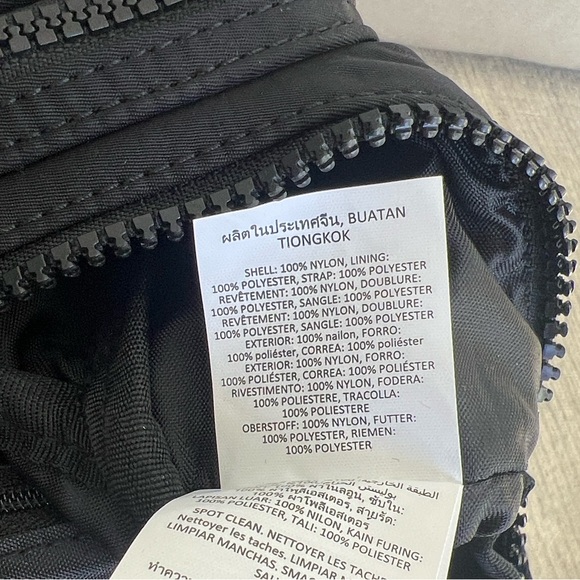 Alo Yoga Explorer fanny pack - Picture 10 of 10